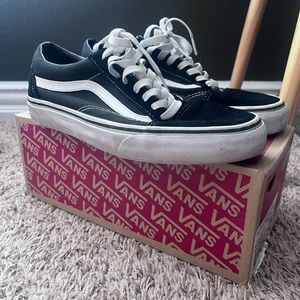 Men’s Vans Old Skook Black/White size 8.5